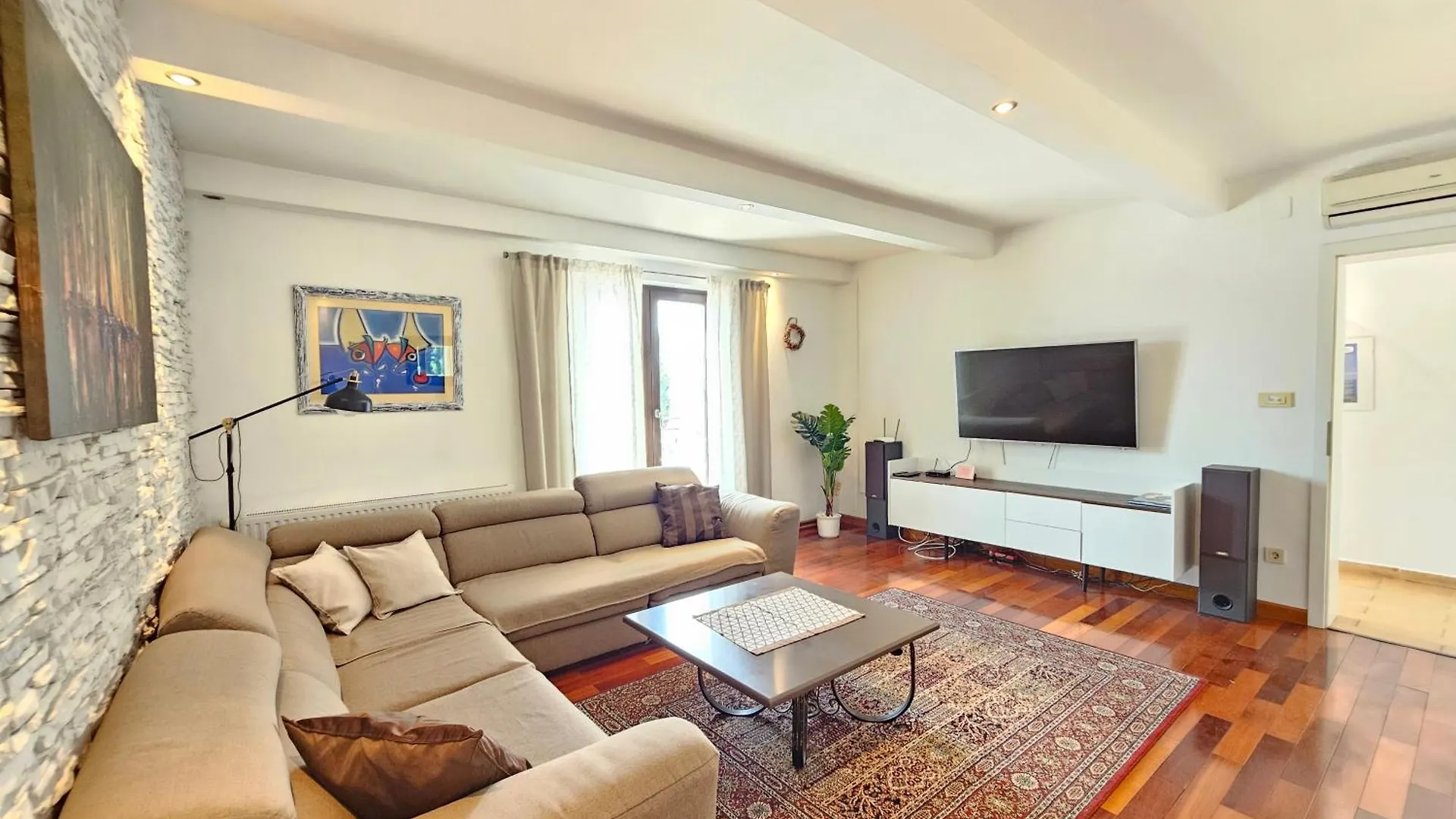 Apartments Villa Vera, 200 M From The Beach