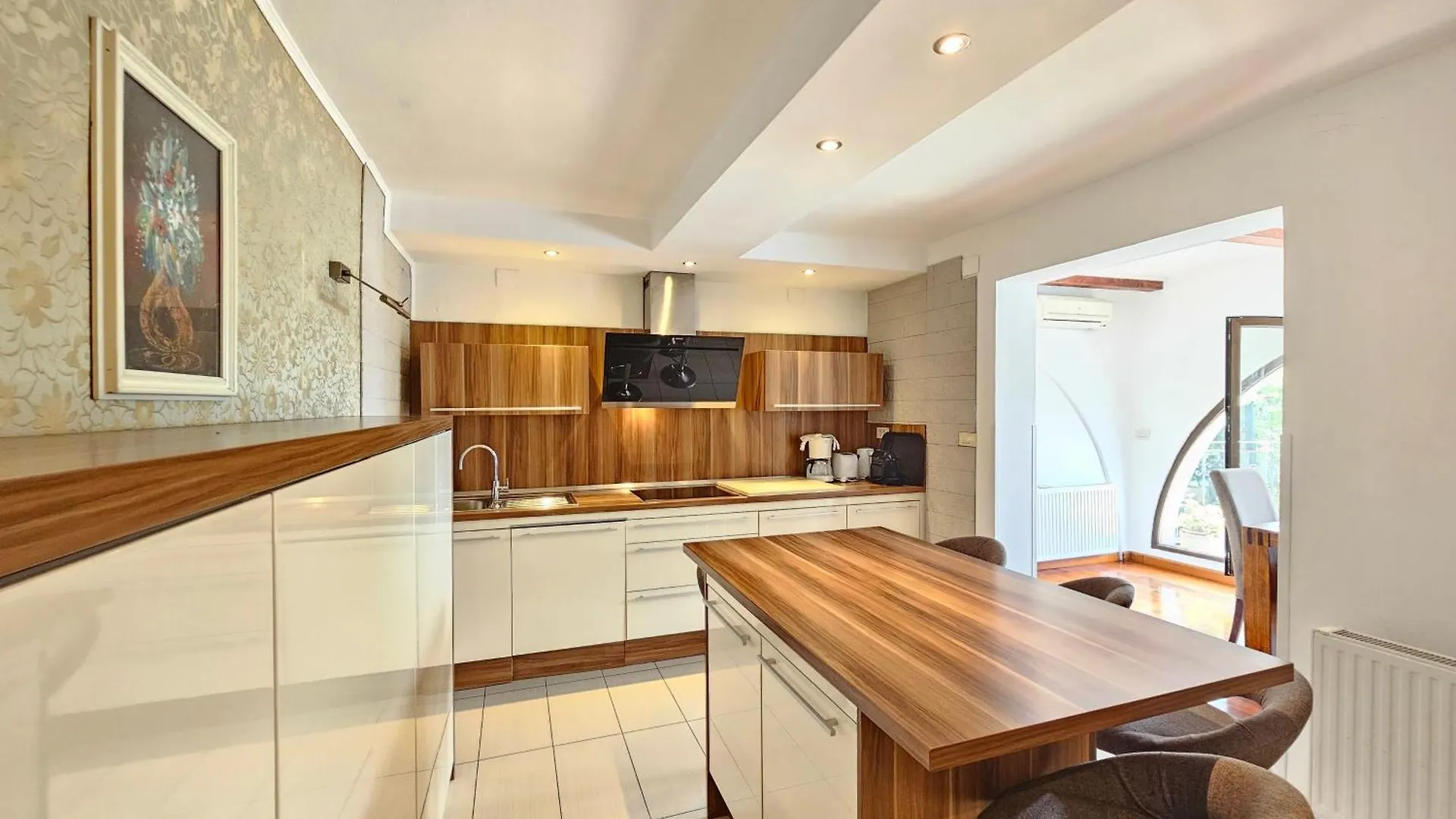 Apartments Villa Vera, 200 M From The Beach