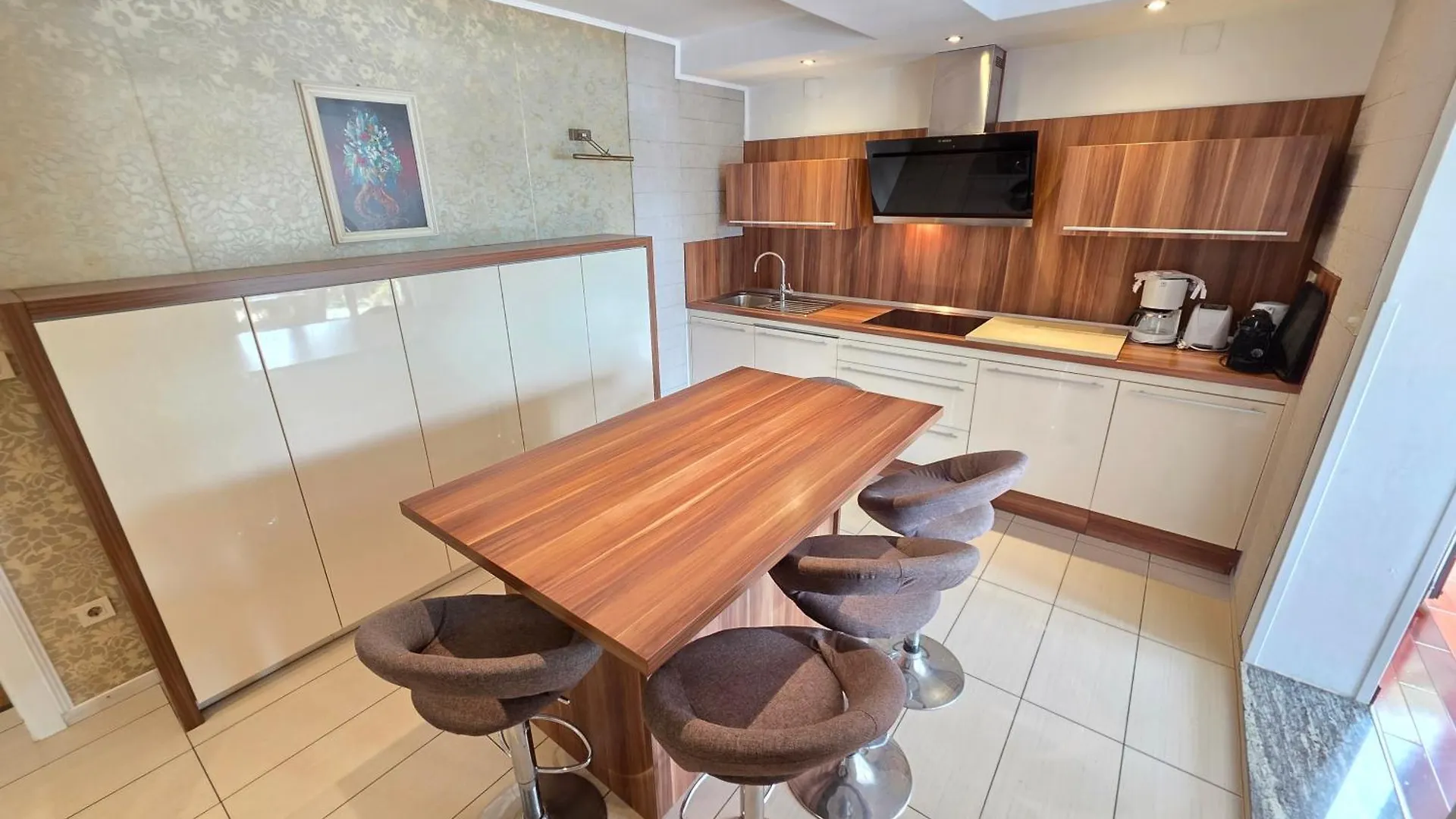 Apartments Villa Vera, 200 M From The Beach