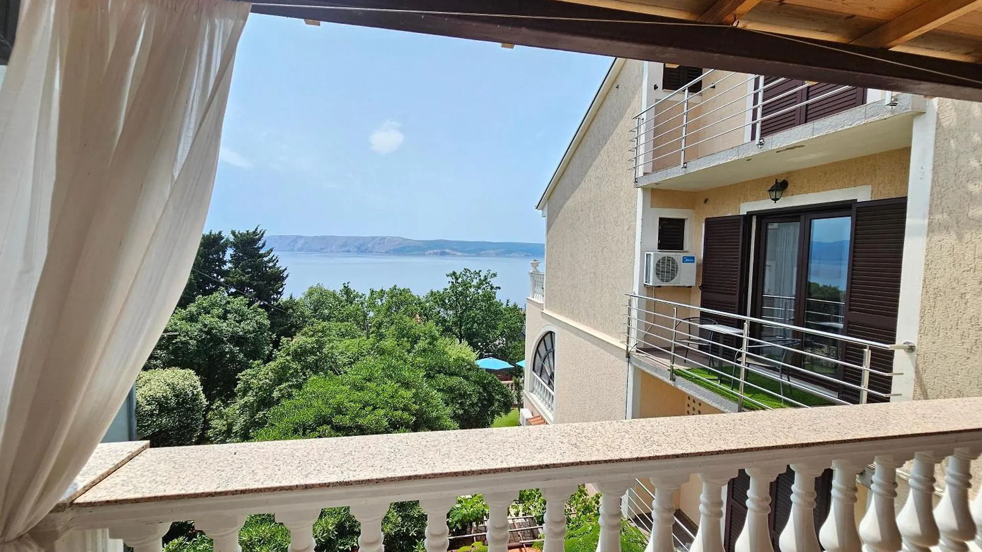 Apartments Villa Vera, 200 M From The Beach