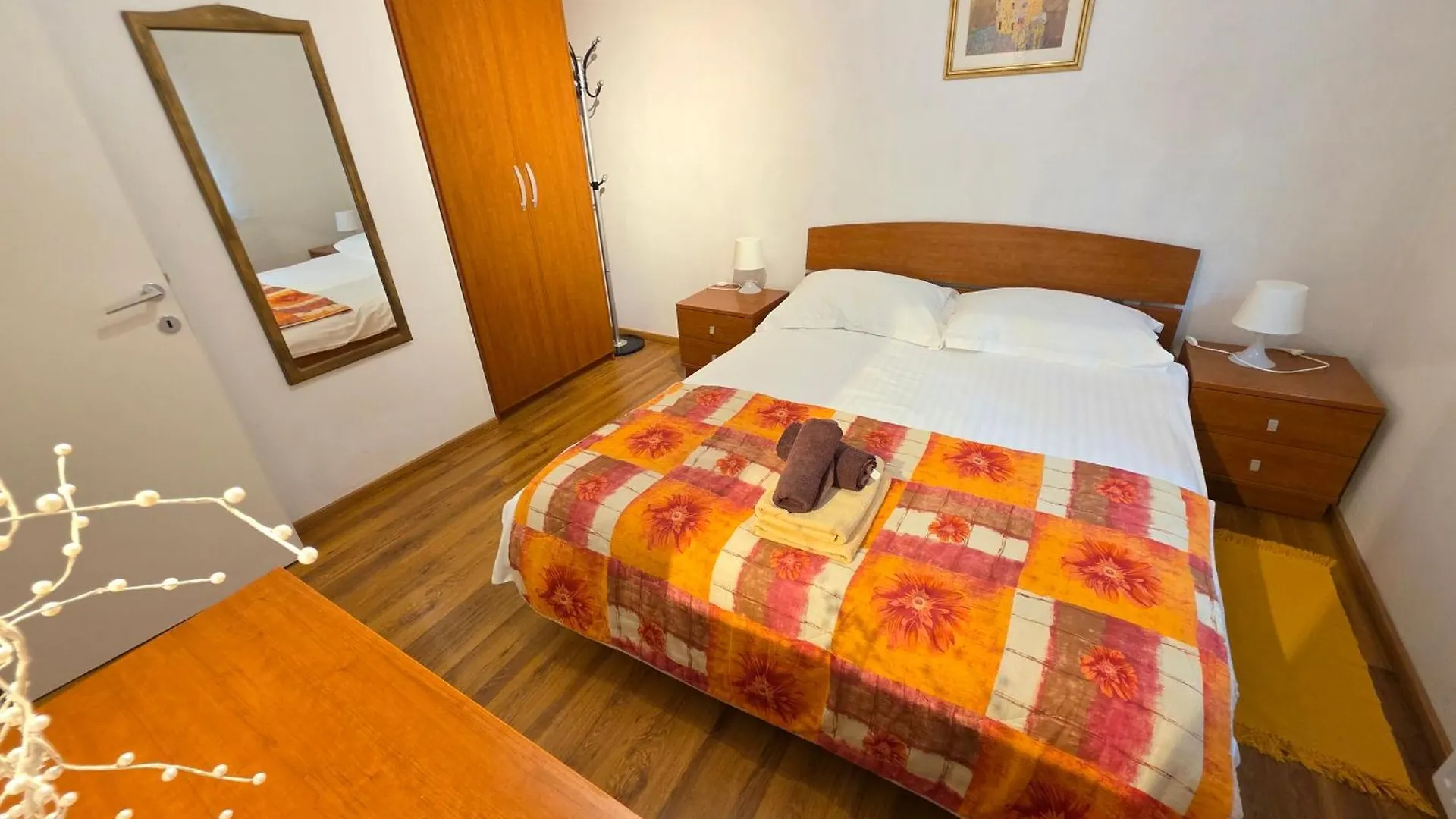 Apartments Villa Vera, 200 M From The Beach