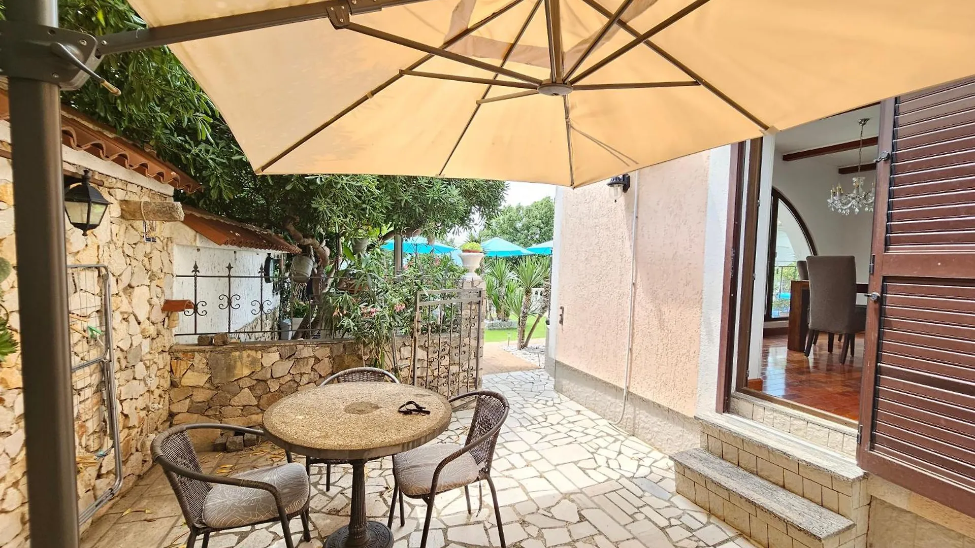 Apartments Villa Vera, 200 M From The Beach Novi Vinodolski