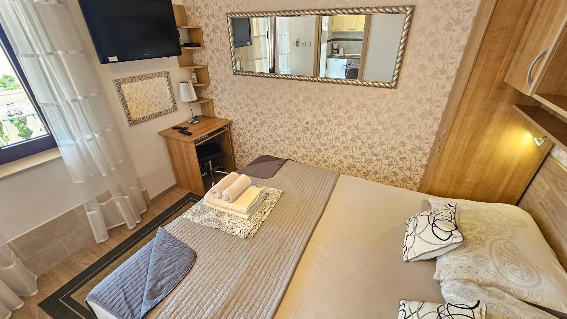 Apartments Villa Vera, 200 M From The Beach 0*, Novi Vinodolski