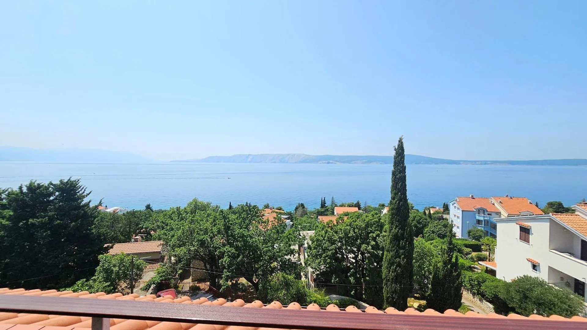 Apartments Villa Vera, 200 M From The Beach  Novi Vinodolski